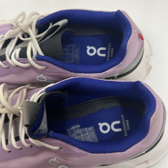 On  Running Cloudtec Purple and White Running Shoes size 7 - Picture 10 of 13